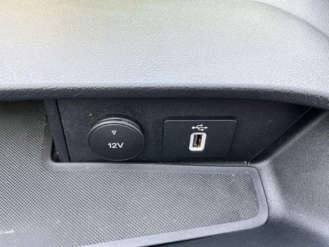 Ford Transit Custom 2.0 340 EcoBlue Limited Panel Van 5dr Diesel Auto L2 H1 Euro 6 (170 ps) 35