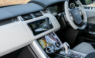 Land Rover Range Rover Sport 5.0 SVR 16