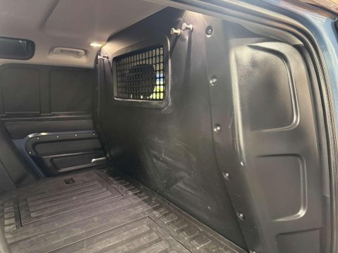 Land Rover Defender 3.0 D250 MHEV SE Hard Top SUV 5dr Diesel Auto 4WD MWB Euro 6 (s/s) (250 ps) 52