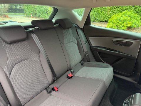 SEAT Leon 1.2 TSI SE Dynamic Technology Euro 6 (s/s) 5dr 22