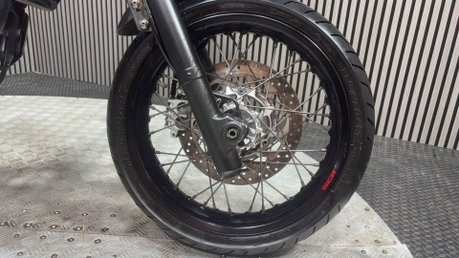 Yamaha WR125 WR 125 2012 34K NEW MOT SERVICED SUPERMOTO 125CC LEARNER BIKE 48