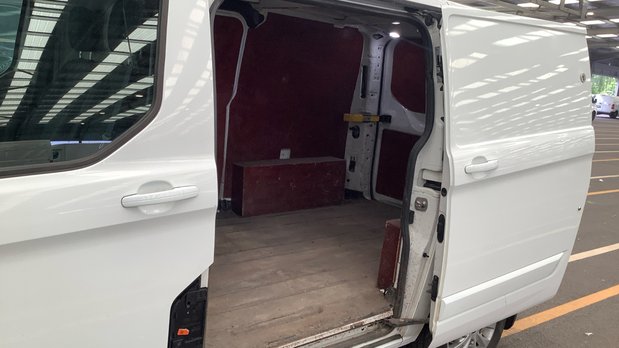 Ford Transit Custom SWB L1H1 Low Roof Professional 300 Alloys EURO 6 NO VAT 8
