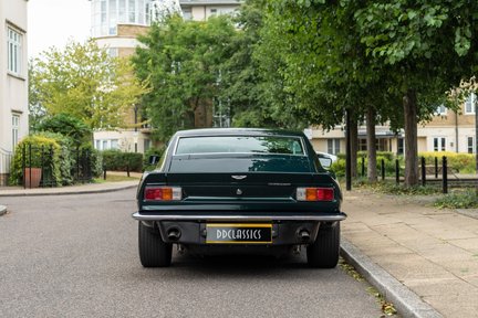 Aston Martin V8 Vantage ”Fliptail” Manual 6