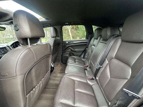 Porsche Cayenne 3.0 TD V6 TiptronicS 4WD Euro 6 (s/s) 5dr 8