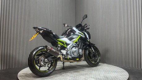 Kawasaki Z900 2019 69 PLATE FULL AKRAPOVIC ONLY 15K STUNNING NAKED BIKE 4