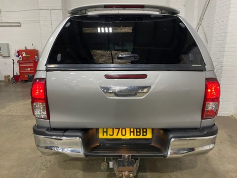 Toyota Hilux INVINCIBLE 4WD D-4D DCB 5