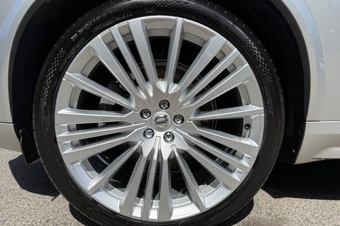 Volvo XC90 B5 INSCRIPTION PRO AWD -B&W -XENIUM PK -PAN ROOF -22S -SURROUND CAMERAS 96