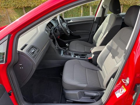 Volkswagen Golf 2.0 TDI SE Nav Euro 6 (s/s) 5dr 31