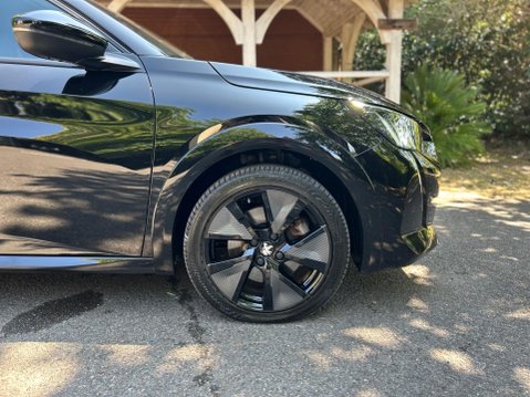 Peugeot 208 GT LINE 36