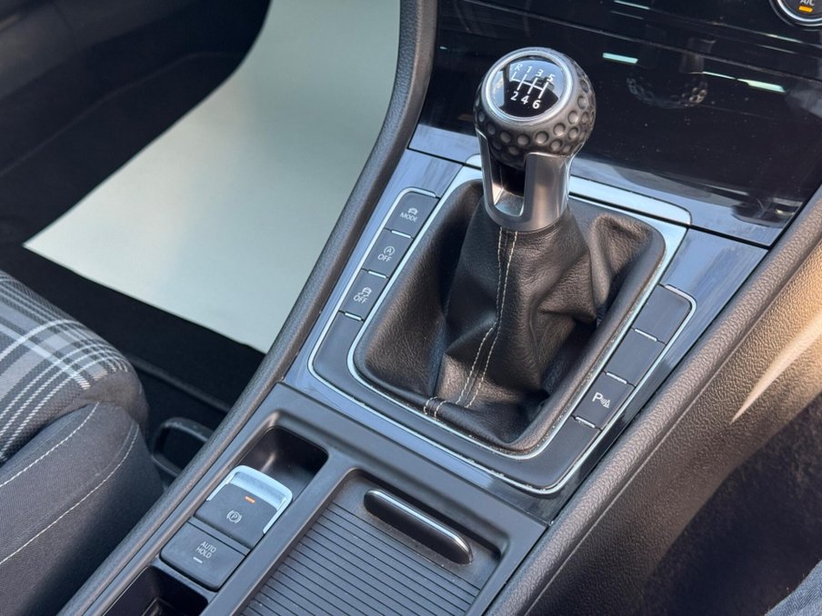 2018 Volkswagen Golf — image 29