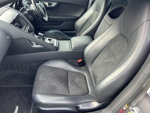 Jaguar F-Type 3.0 V6 Auto Euro 6 (s/s) 2dr 33