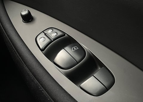 Nissan LEAF ACENTA 21