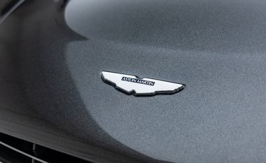 Aston Martin V12 Vantage ROADSTER 41