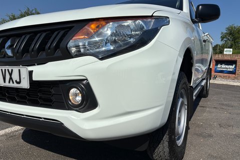 Mitsubishi L200 DI-D 4WD 4Life Single Cab Pickup - Air Con 17
