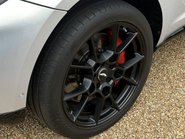 Aston Martin DBX V8 34