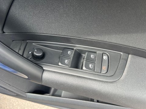 Audi A1 1.4 TFSI S line Sportback S Tronic Euro 5 (s/s) 5dr 37