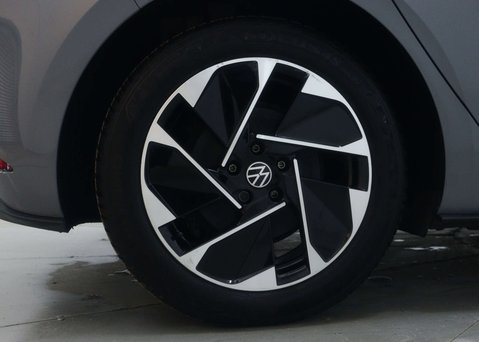 Volkswagen ID.3 Pro 58kWh Hatchback 5dr Electric Auto (204 ps) 15