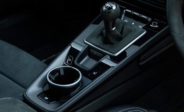 Porsche 911 Carrera GTS (992) 17