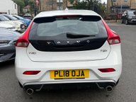 Volvo V40 T2 R-DESIGN 8
