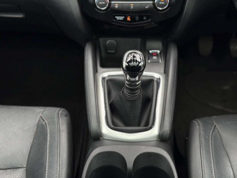 Nissan Qashqai 1.5 dCi Tekna 2WD Euro 5 (s/s) 5dr 57