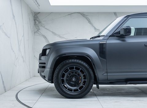 Land Rover Defender OCTA EDITION ONE 40