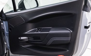 Aston Martin Vantage GT8 18