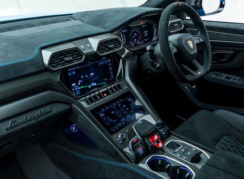 Lamborghini Urus Performante 17