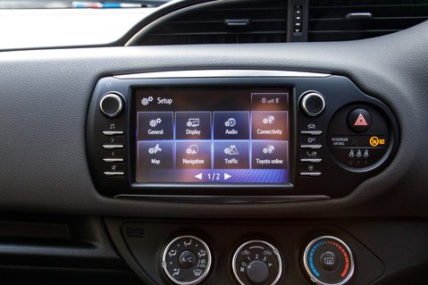 Toyota Yaris VVT-I ICON TECH 24