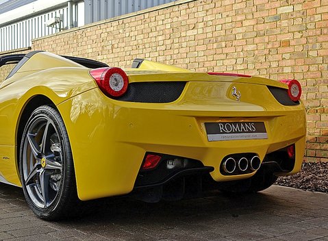 Ferrari 458 Spider 10