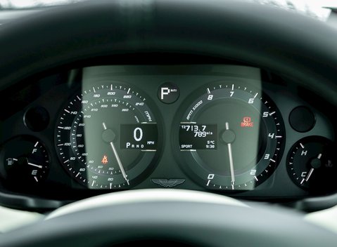 Aston Martin Vanquish S Volante 19