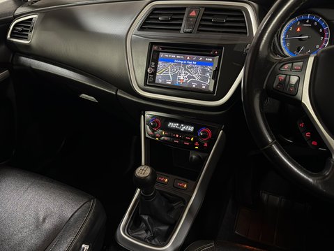 Suzuki SX4 S-Cross SZ5 ALLGRIP 1.6 MANUAL 4WD 19