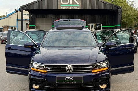 Volkswagen Tiguan R LINE TSI BMT 4MOTION DSG -RARE LEATHER INTERIOR -CAMERA -APPLE CARPLAY  20