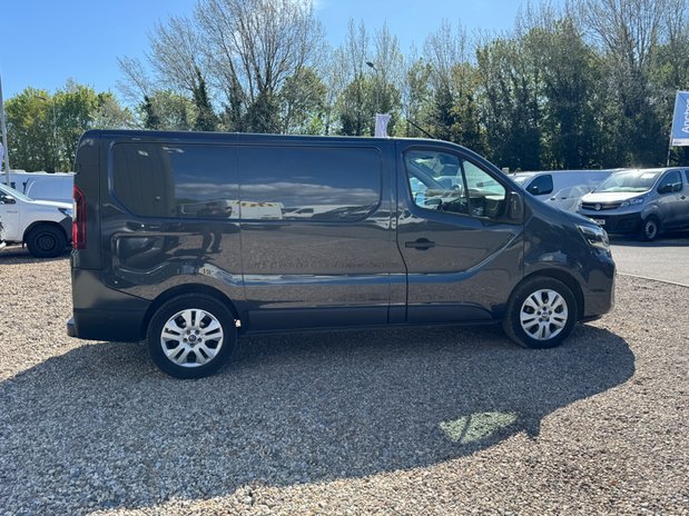 Nissan Primastar SWB L1H1 [ SOLD MT ] Low Roof Tekna Air Con Alloys Camera Sensors EURO 6 NO 5