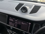 Porsche Macan GTS PDK 64