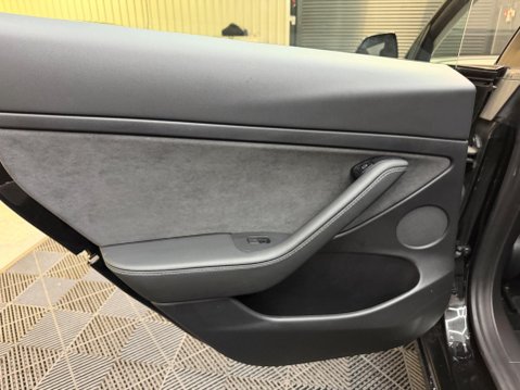 Tesla Model 3 Standard Range Plus Auto RWD 4dr 43