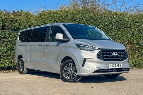Ford Tourneo Custom Titanium Luxe | 9 Seat | Auto | L2 LWB | 320 | Euro 6 | £31,790 + vat