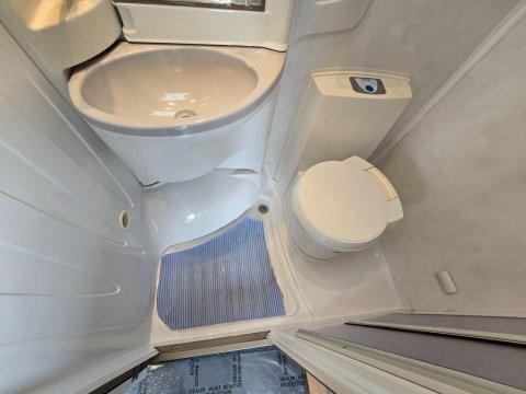 Swift Suntor 590RS Motorhome 41