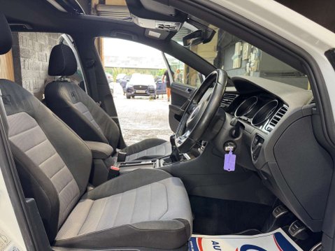Volkswagen Golf 2.0 Golf R-Line Edition TDI BlueMotion Technology 5dr 43