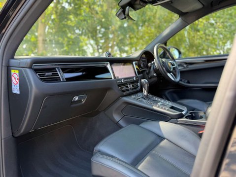 Porsche Macan 3.0 Macan S Semi-Auto 4WD 5dr 47