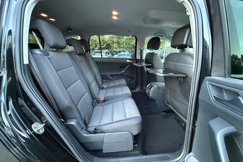 Volkswagen Touran SE TDI BMT -APPLE CAR PLAY-£35 ROAD TAX -9 SERVICES -PARK PILOT-240V SOCKET 29