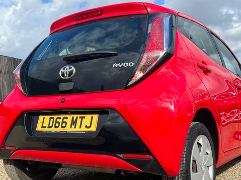 Toyota Aygo VVT-I X-PLAY X-SHIFT 18