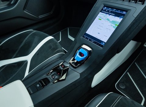 Lamborghini Huracan STO 19