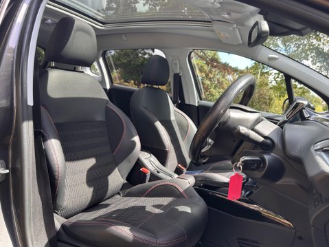 Peugeot 2008 PURETECH S/S GT LINE 11