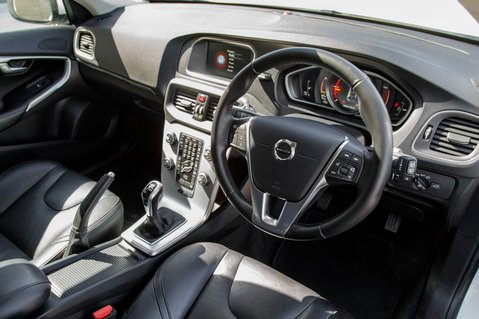 Volvo V40 D3 INSCRIPTION 4