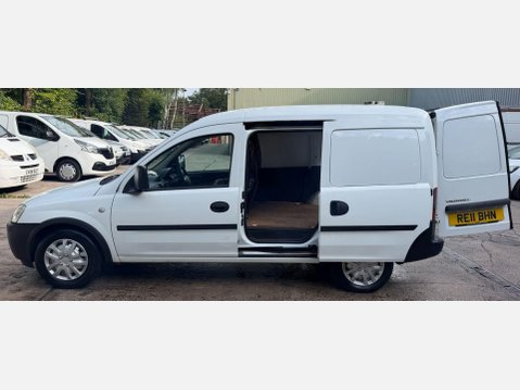 Vauxhall Combo 1.3 CDTi 2000 16v Panel Van 3dr Diesel Manual (134 g/km, 69 bhp) 10