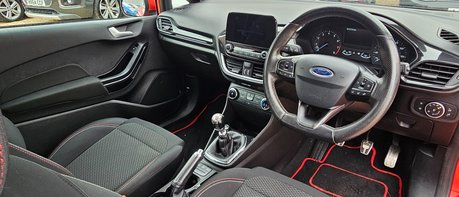 Ford Fiesta ST-LINE LOOK! 1 OWNER! 6 SERVICES.. APPLE CARPLAY.. STUNNING EXAMPLE 1
