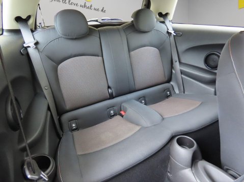 Mini Hatch 1.5 Cooper Auto Euro 6 (s/s) 3dr 13