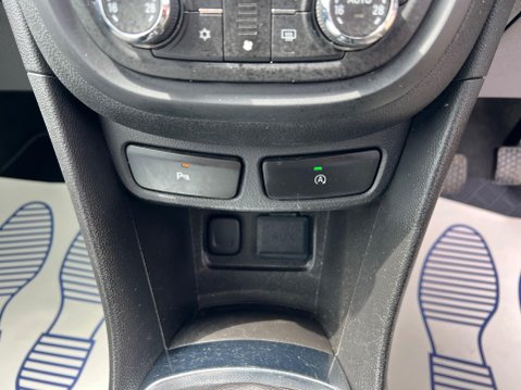 Vauxhall Mokka 1.6i Exclusiv 2WD Euro 6 (s/s) 5dr 36