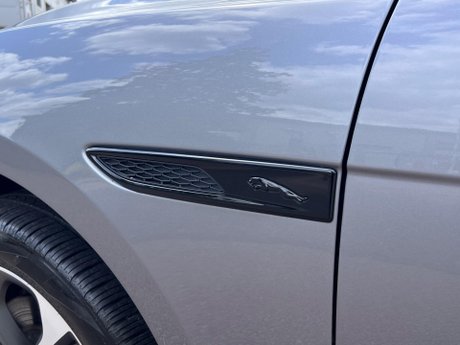 Jaguar F-Pace 2.0 D200 MHEV R-Dynamic HSE Auto AWD Euro 6 (s/s) 5dr 92