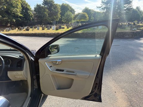 Volvo XC60 2.0 XC60 SE Luxury D4 Auto 5dr 23